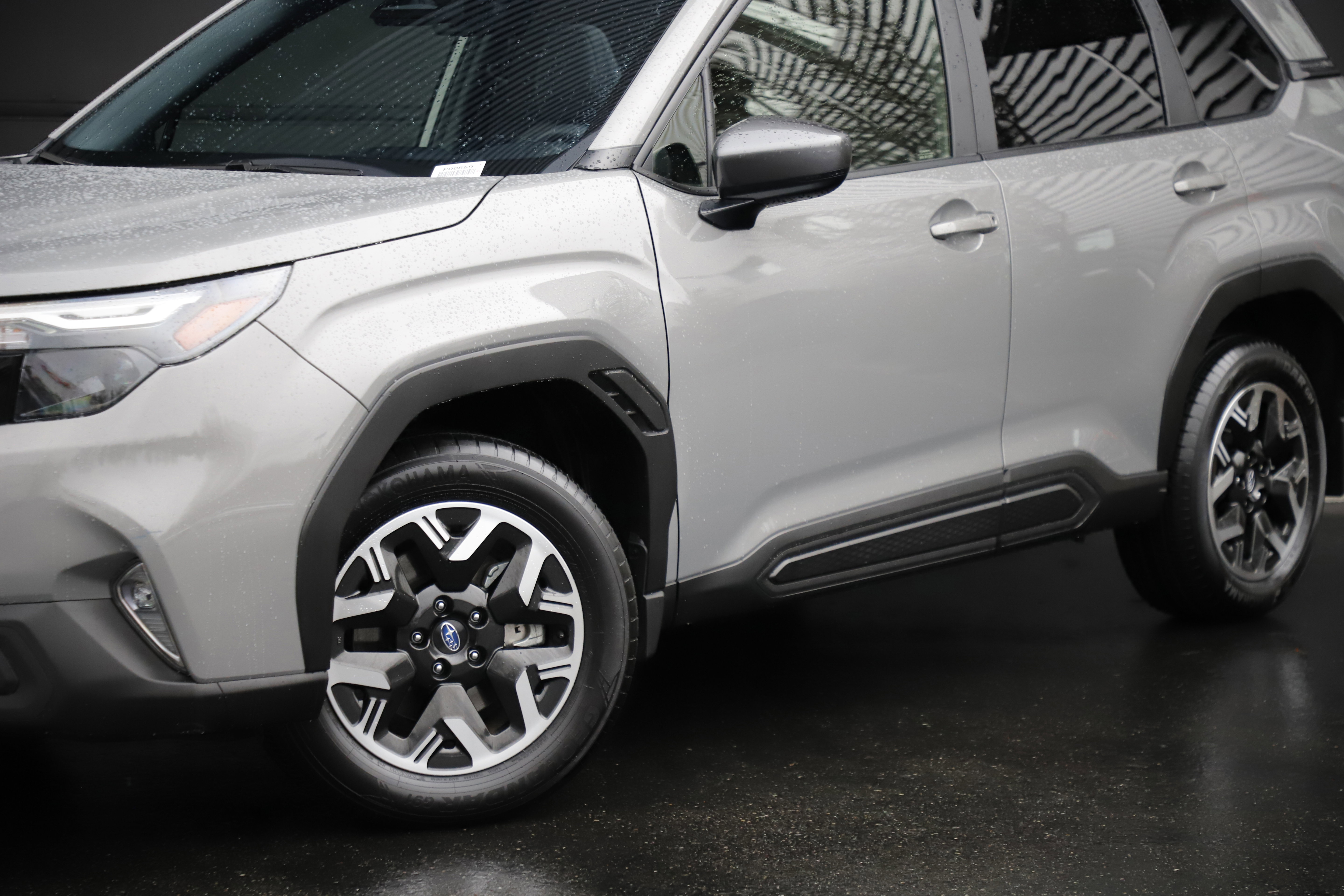 Used 2025 Subaru Forester Premium w/ Convenience Package #1 image 2