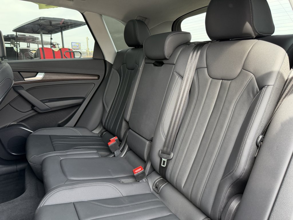 Used 2024 Audi Q5 e Premium w/ Convenience Package AWD/4WD image 36