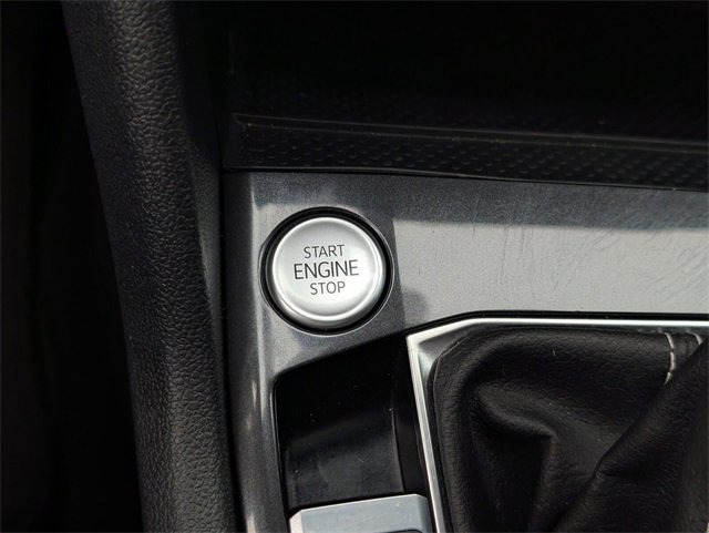 Used 2023 Volkswagen Tiguan SE R-Line image 18