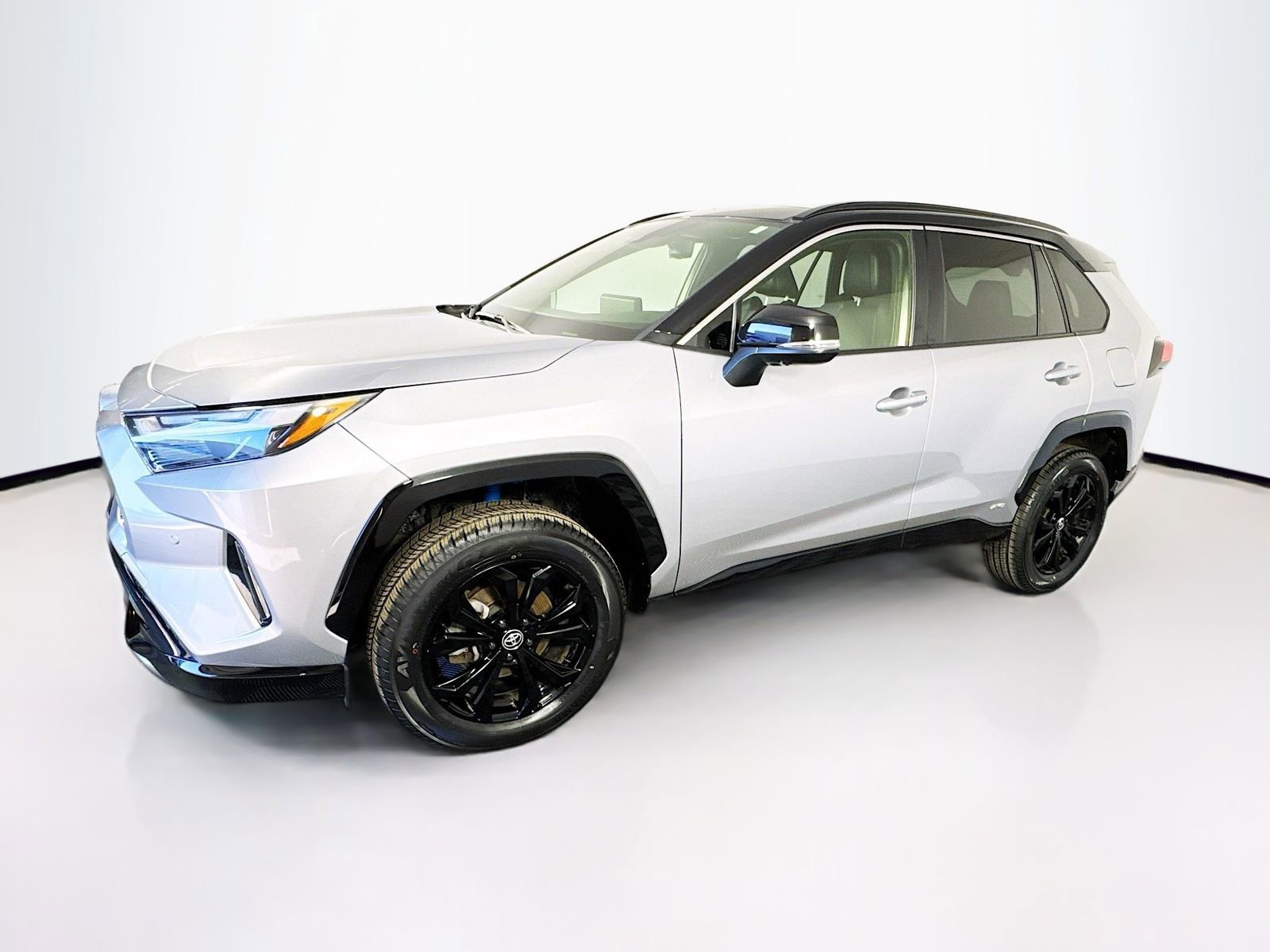 Used 2024 Toyota RAV4 XSE w/ Advanced Technology Package image 4