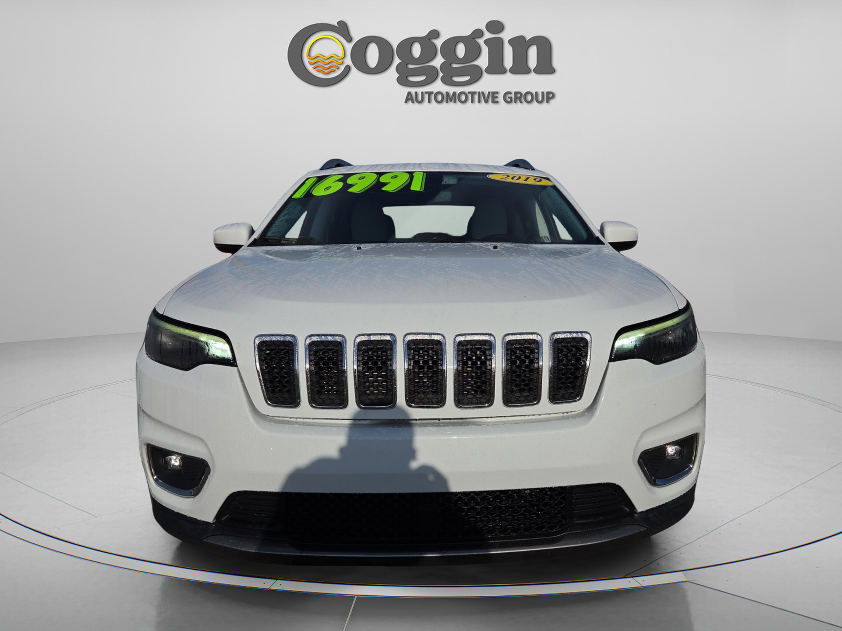 Used 2019 Jeep Cherokee Limited image 8