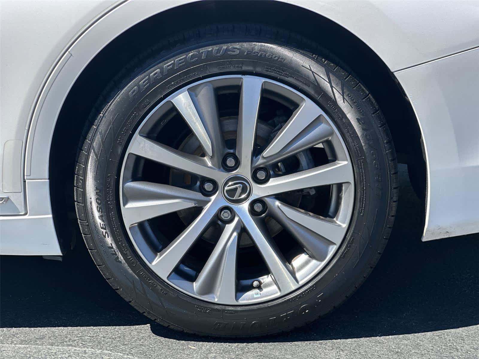 Used 2020 Lexus ES 300h w/ Accessory Package 2 image 8