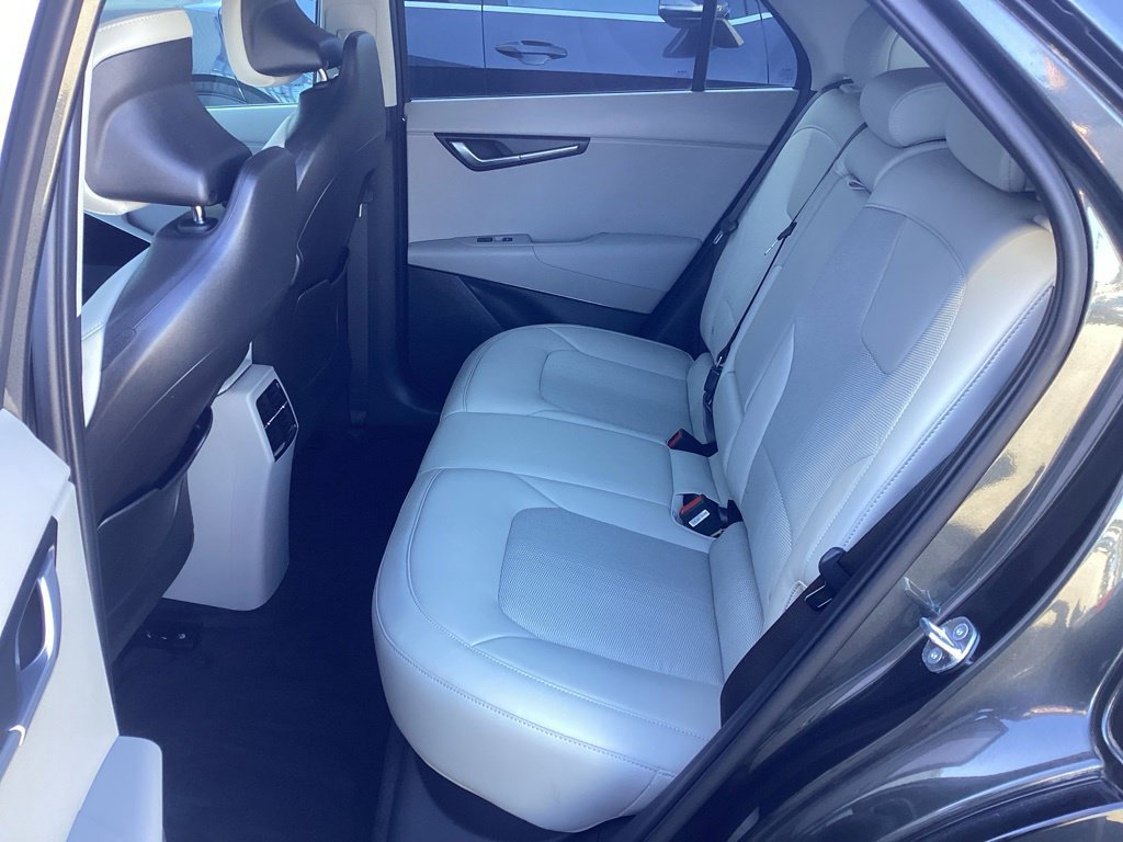 Certified 2023 Kia Niro Wind w/ Wind Preserve Package FWD image 17