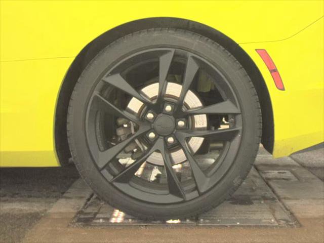 Used 2020 Chevrolet Camaro LT w/ 1LE Track Performance Package image 23