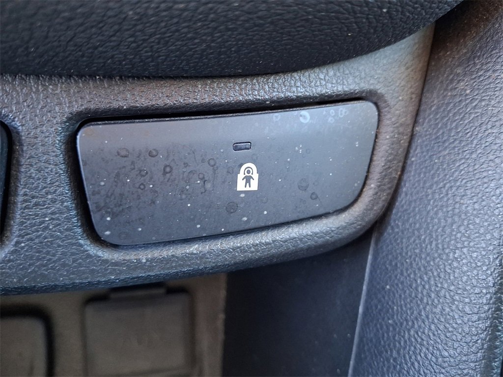 Used 2014 Buick Encore FWD image 28