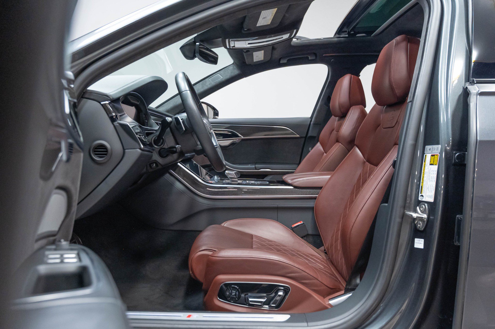 Used 2020 Audi S8 L AWD/4WD image 10