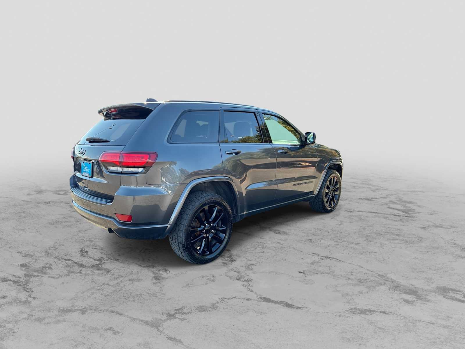 Used 2018 Jeep Grand Cherokee Altitude AWD/4WD image 8