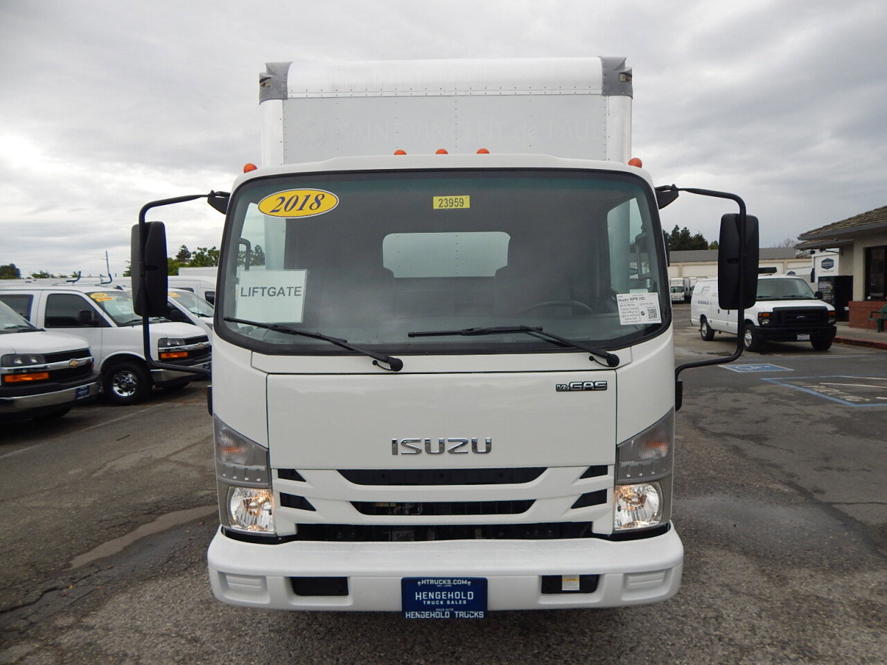 Used 2018 Isuzu NPR image 11