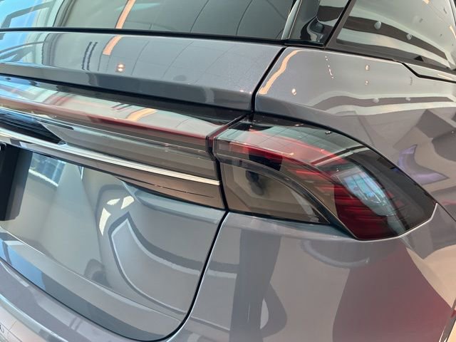 Used 2026 Lincoln Nautilus Reserve AWD/4WD image 12