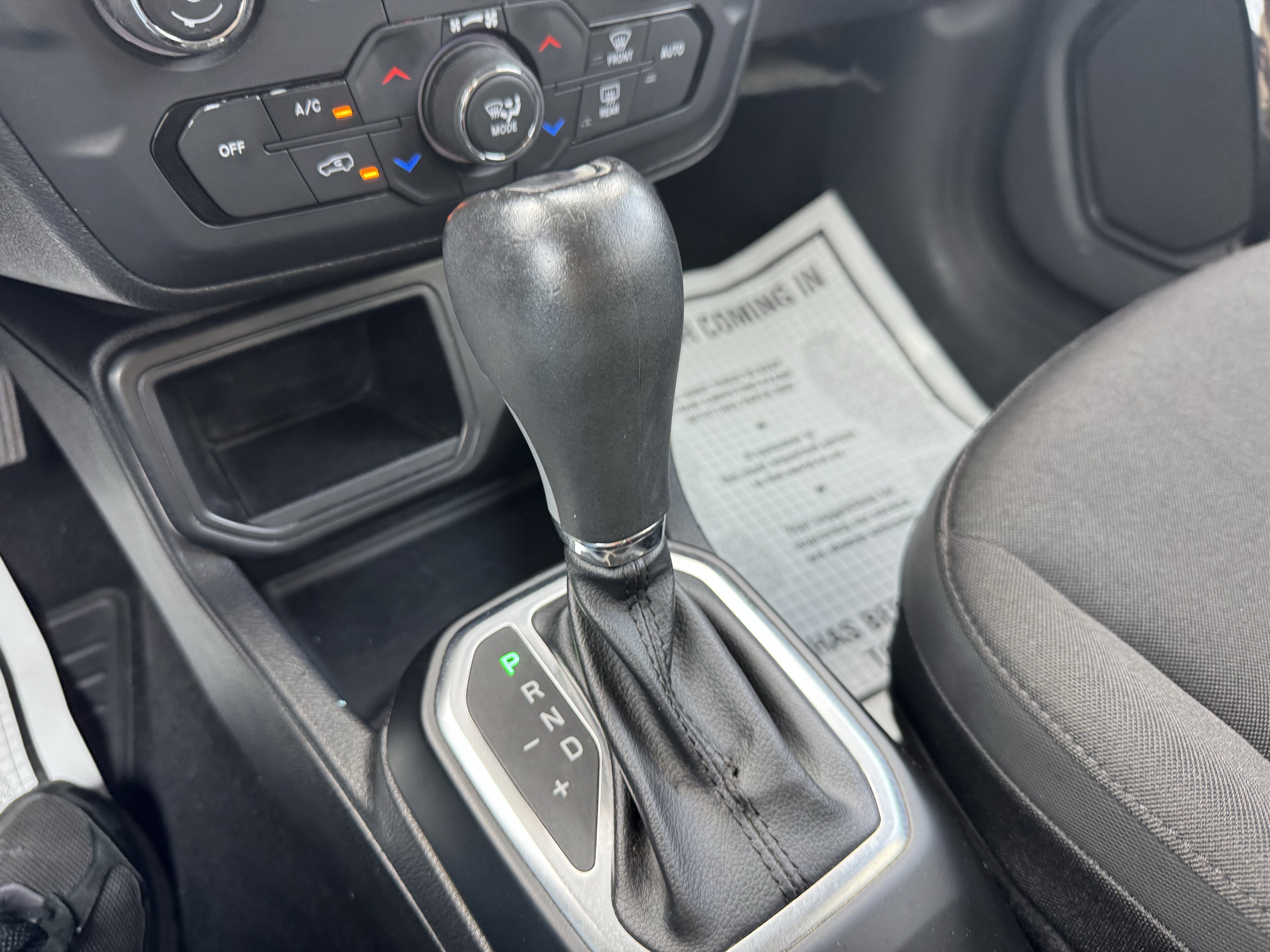 Used 2018 Jeep Renegade Altitude FWD image 15