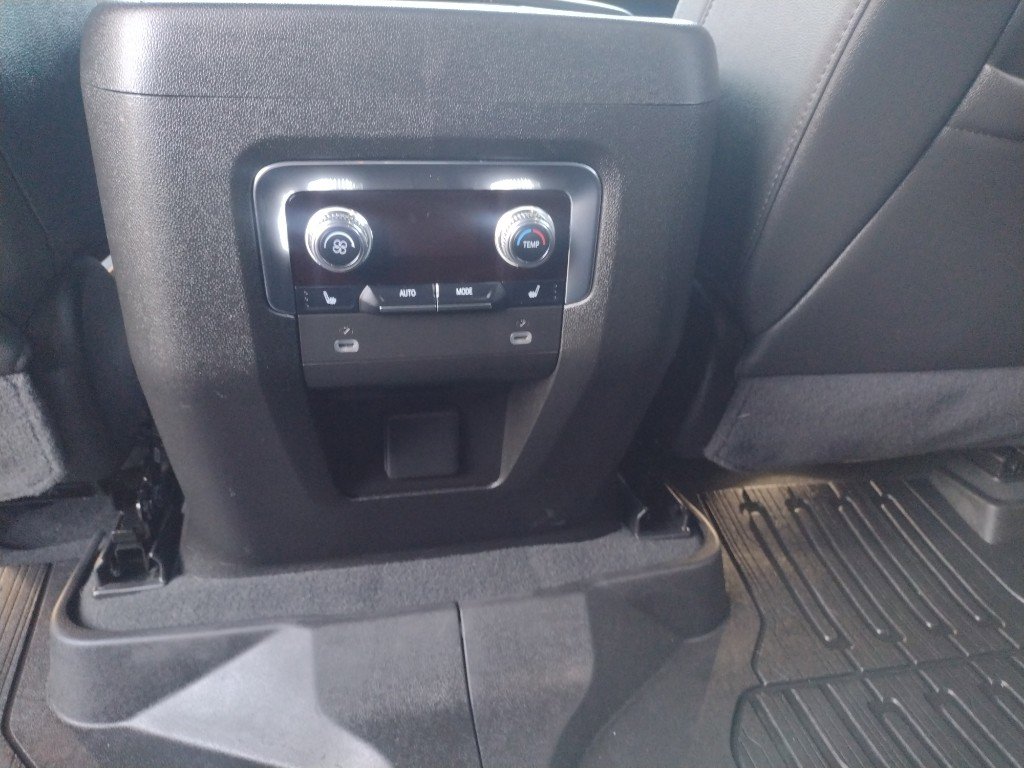 Used 2024 GMC Yukon AT4 w/ AT4 Premium Package image 28