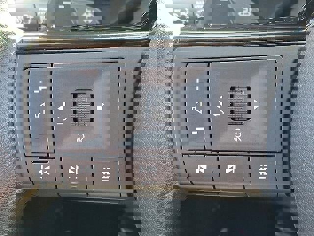 Used 2022 Nissan Rogue SV image 52