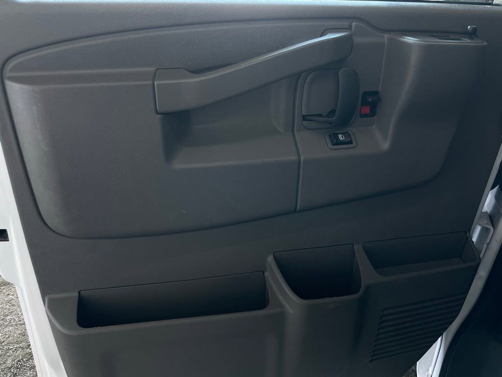 Used 2024 GMC Savana 2500 w/ Driver Convenience Package image 16