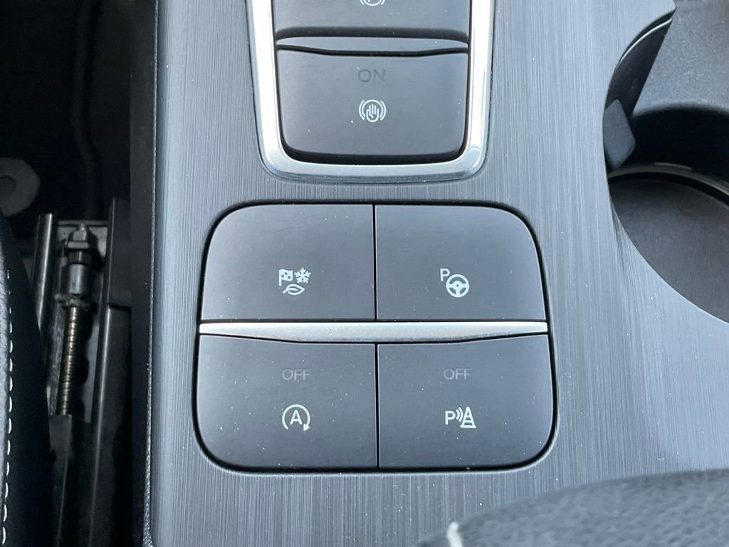 Certified 2021 Ford Escape Titanium w/ Class II Trailer Tow Package AWD/4WD image 12