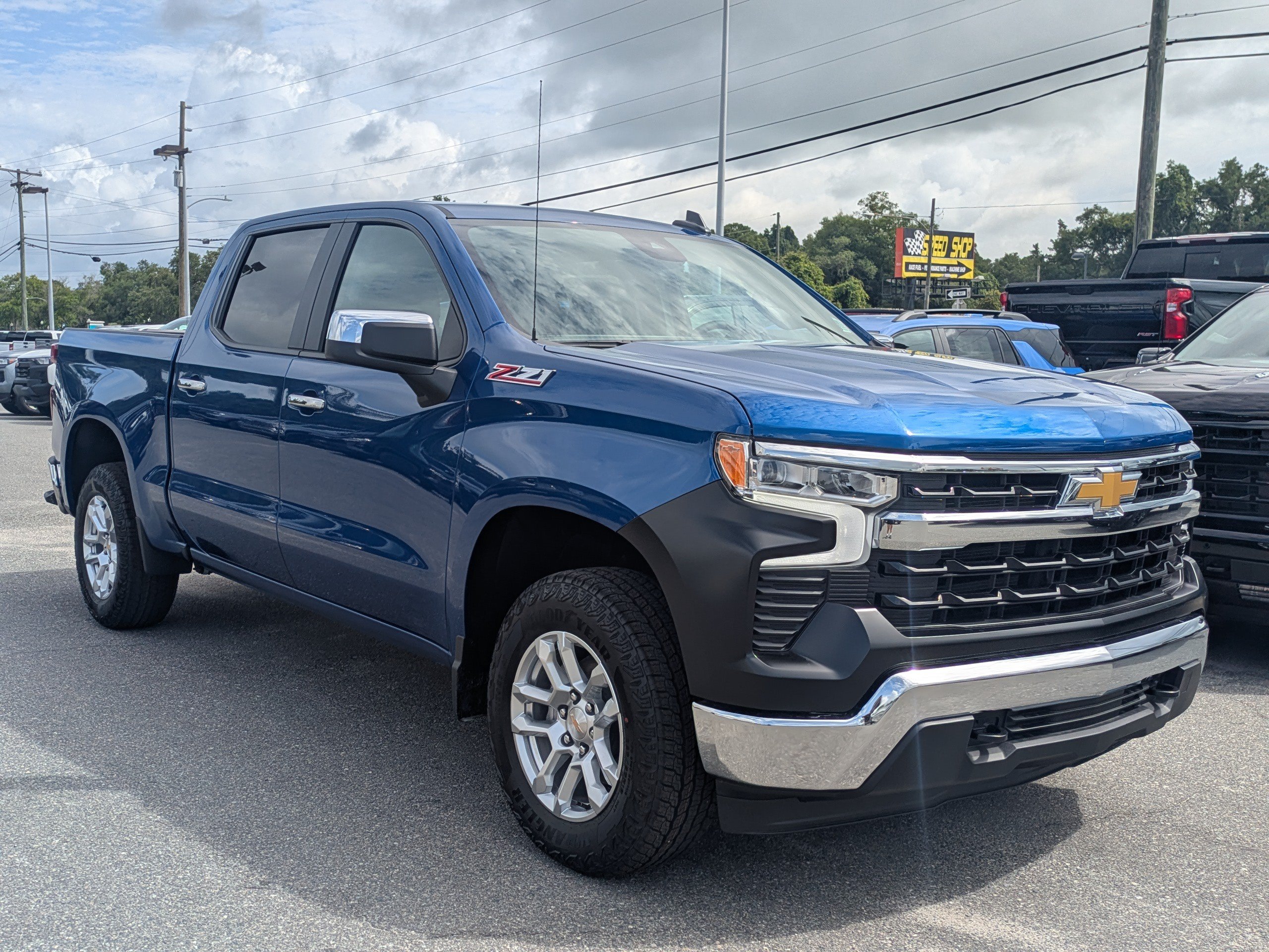 New 2026 Chevrolet Silverado 1500 LT w/ Z71 Off-Road Package AWD/4WD image 2