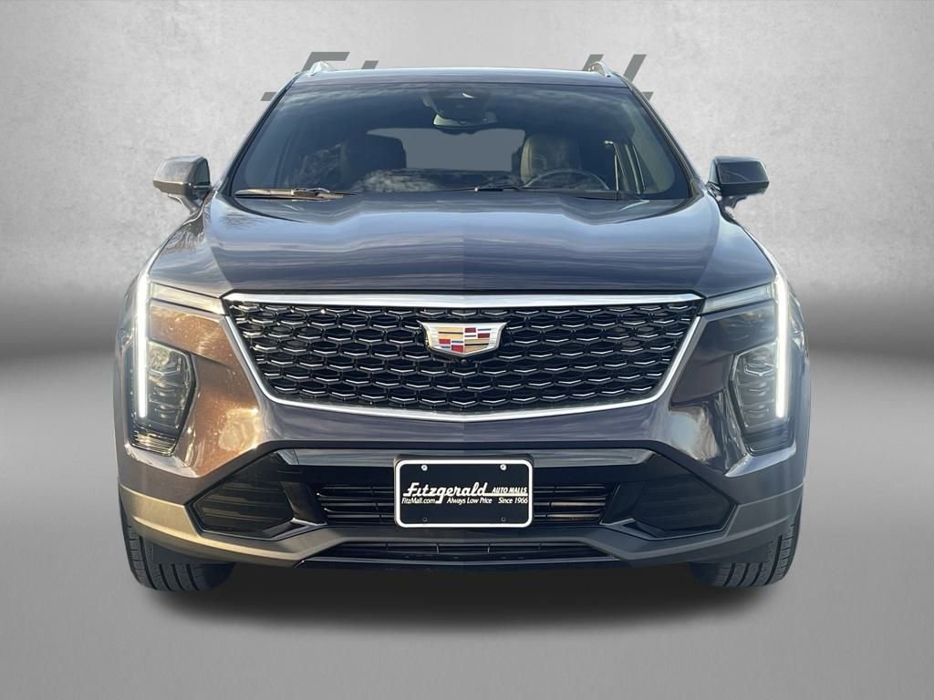 Used 2025 Cadillac XT4 Premium Luxury image 5