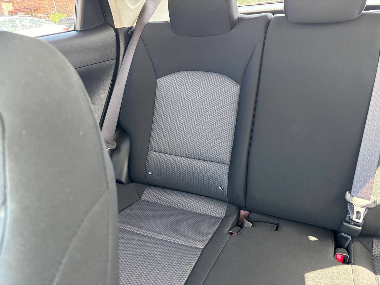 Used 2025 Kia Soul LX w/ LX Technology Package FWD image 36