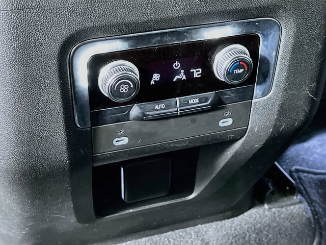 Used 2023 GMC Yukon XL SLT AWD/4WD image 37