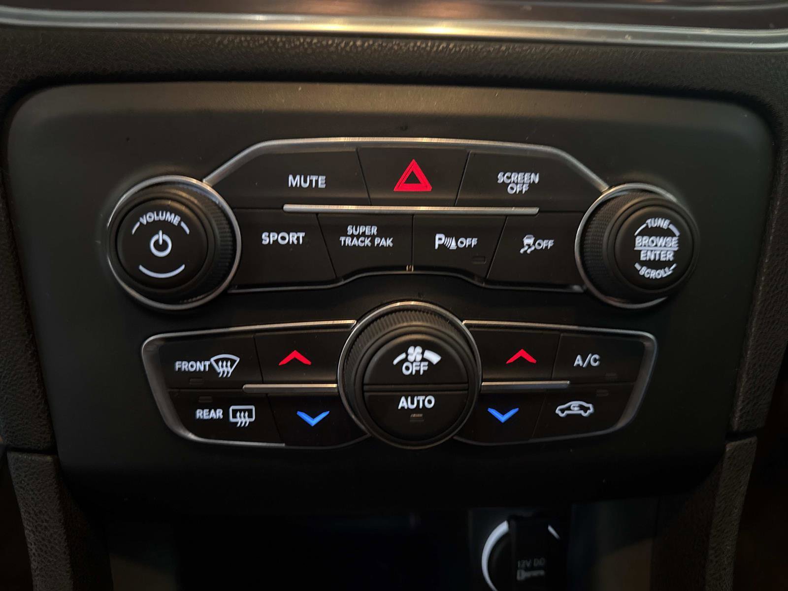 Used 2018 Dodge Charger R/T Scat Pack image 14