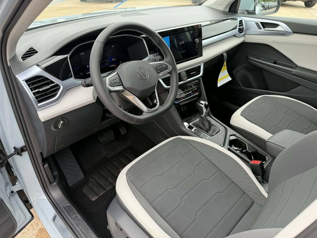 New 2026 Volkswagen Taos SE FWD image 7