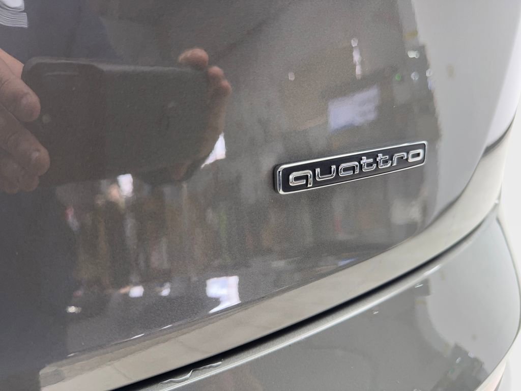 Used 2025 Audi Q5 2.0T Premium image 24