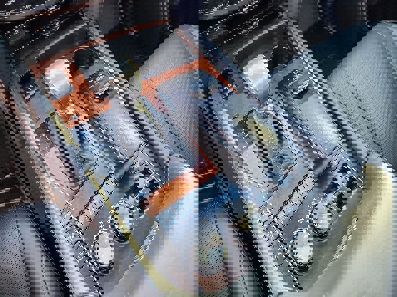 Used 2017 Lexus LX 570 4WD image 21