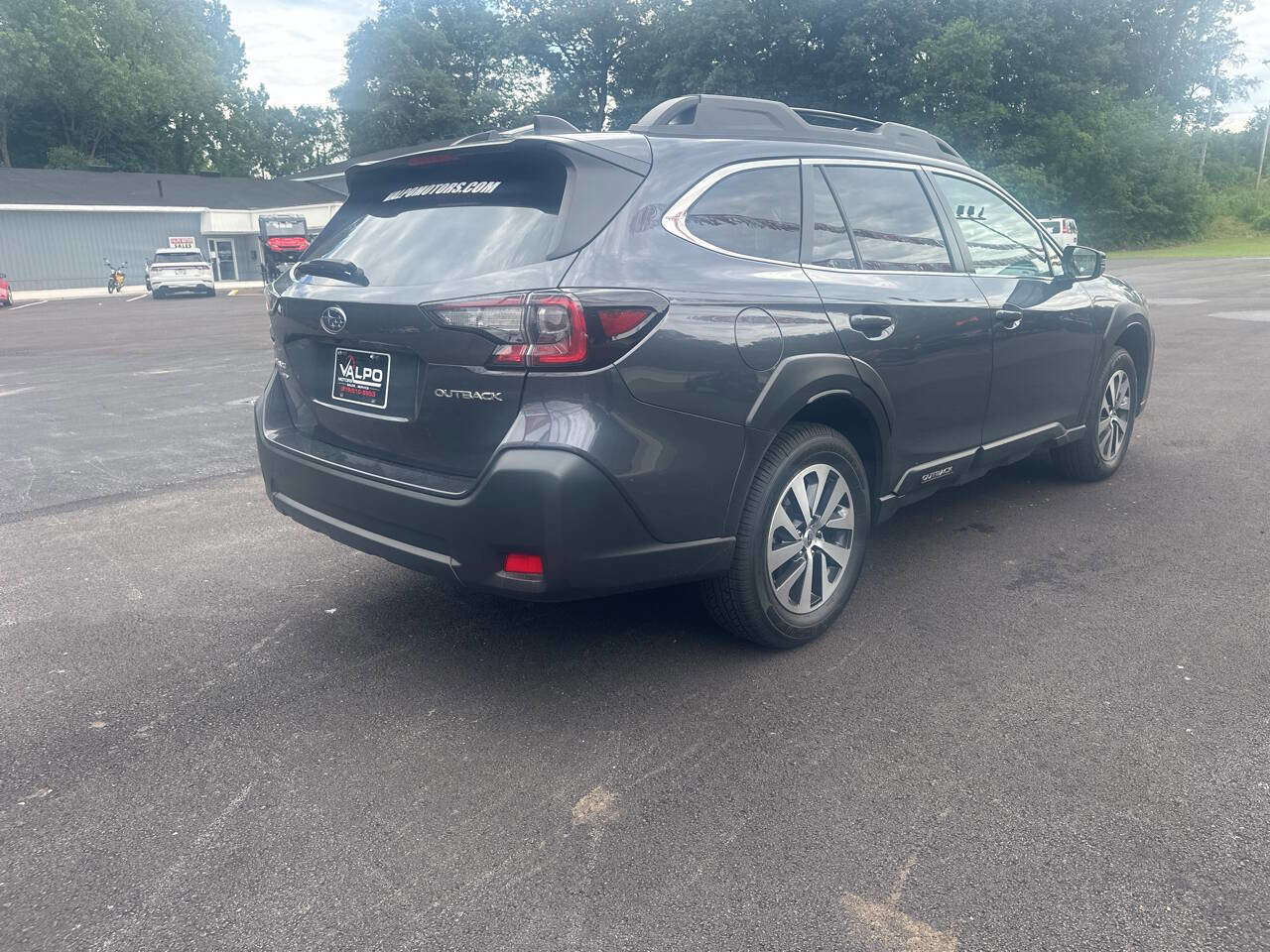 Used 2023 Subaru Outback Premium image 9