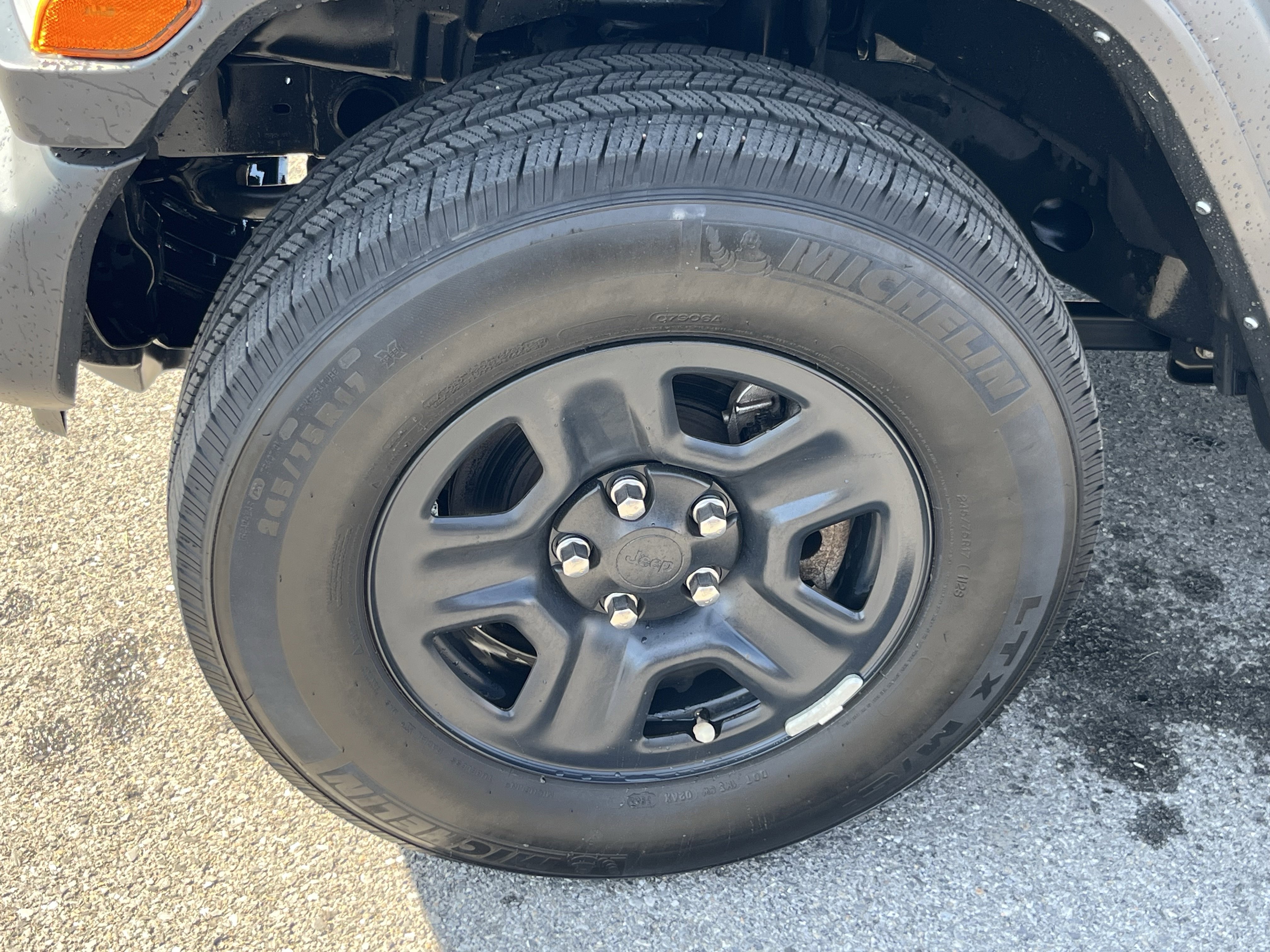 Used 2023 Jeep Wrangler Sport AWD/4WD image 9