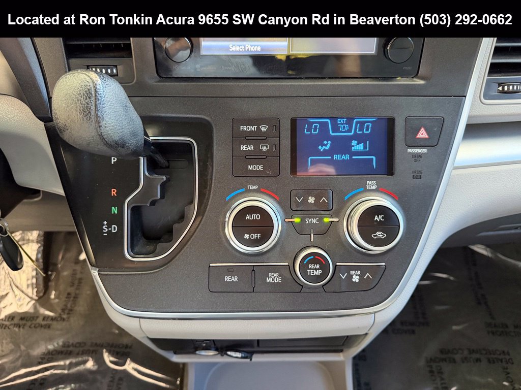 Used 2017 Toyota Sienna LE FWD image 22
