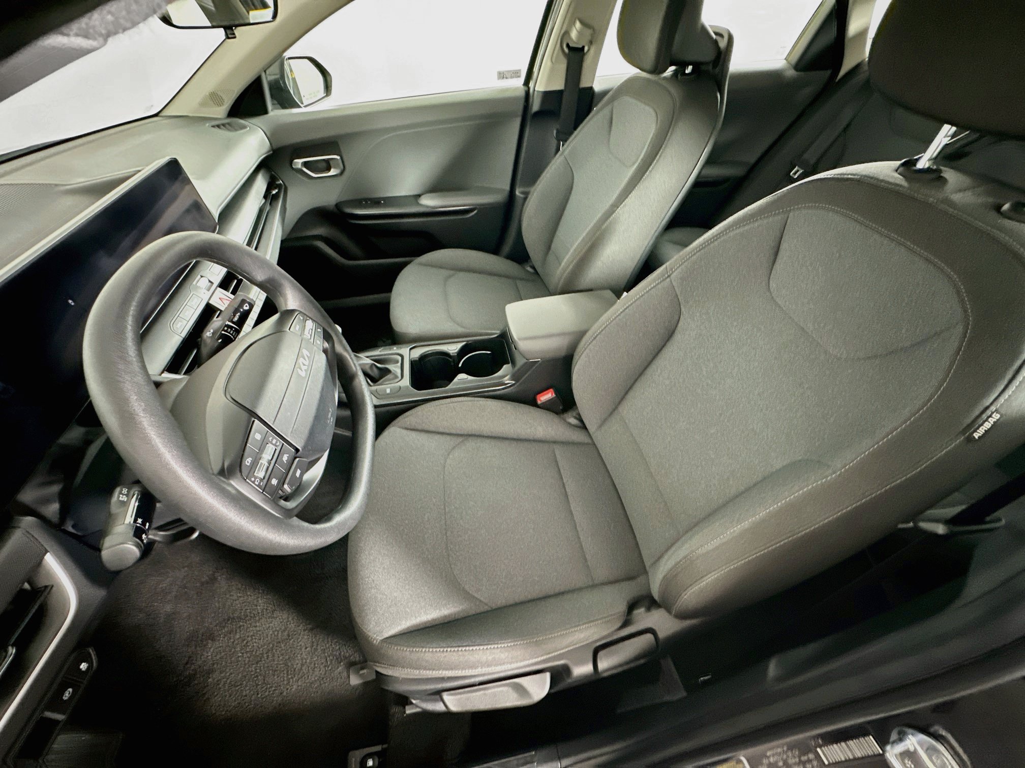 Used 2025 Kia K4 FWD image 13