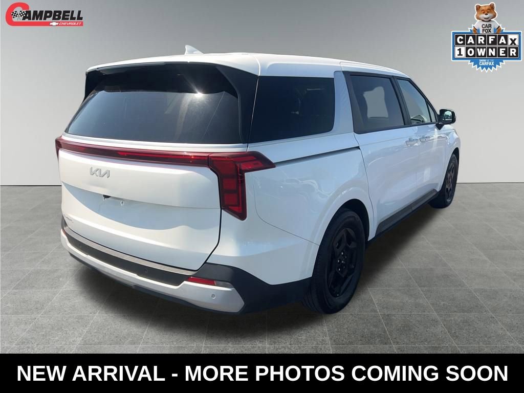 Used 2025 Kia Carnival FWD image 5