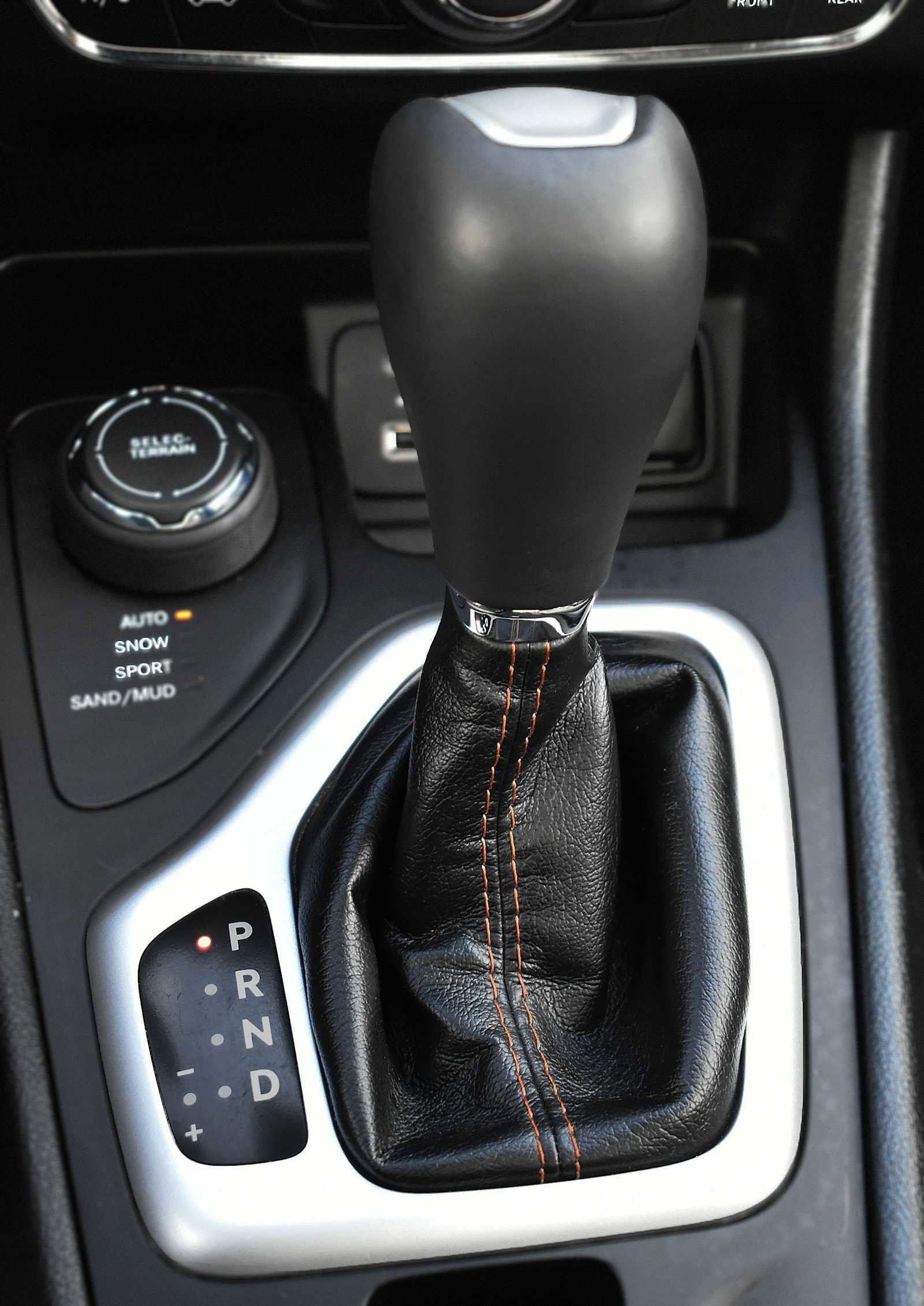 Used 2016 Jeep Cherokee Limited w/ Luxury Group image 20