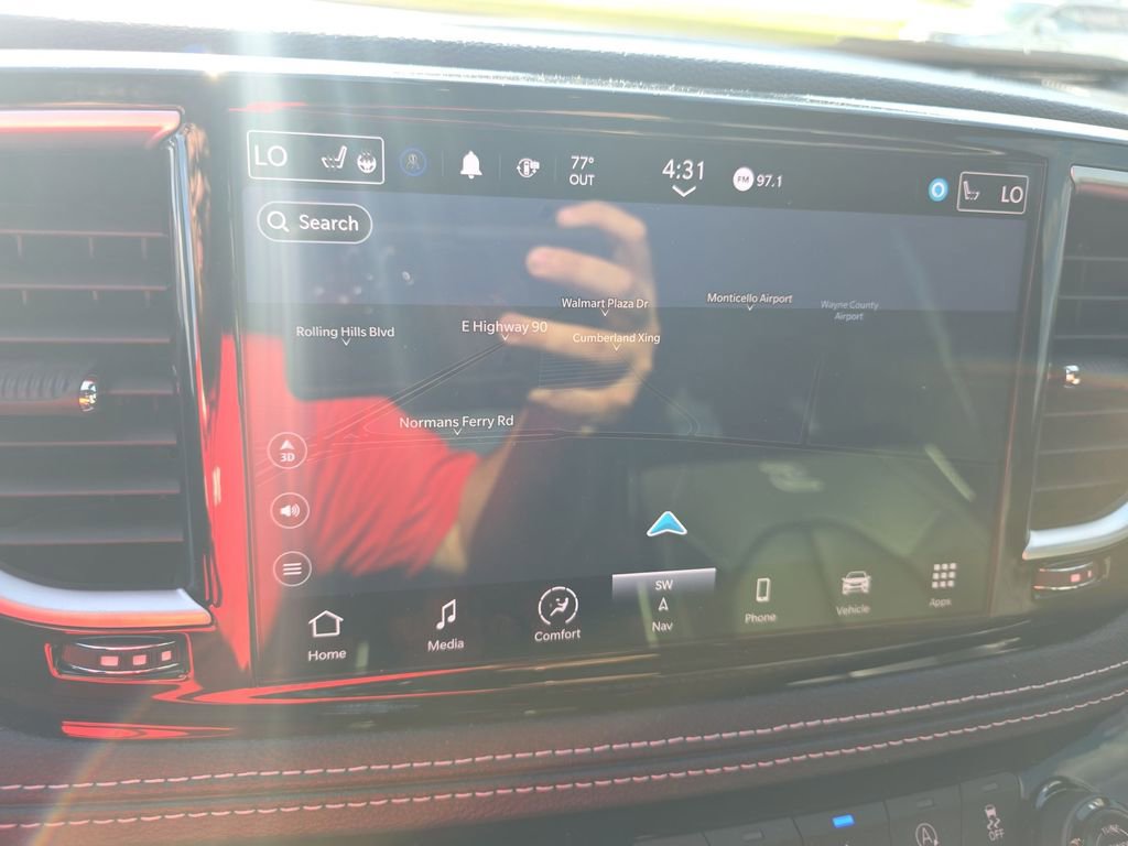 Used 2024 Chrysler Pacifica Limited w/ S Appearance Package AWD/4WD image 18