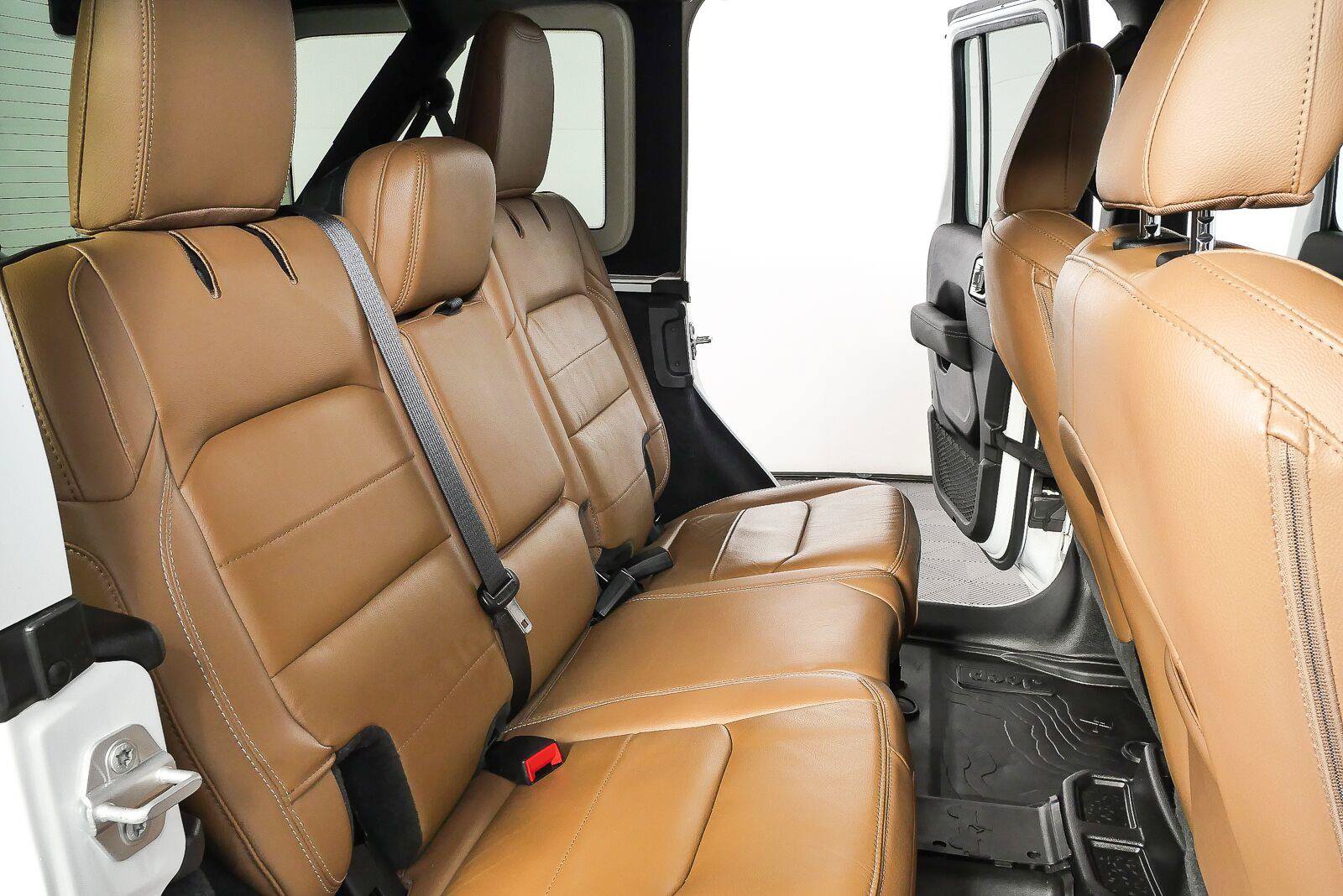 Used 2021 Jeep Wrangler Unlimited Sahara AWD/4WD image 21