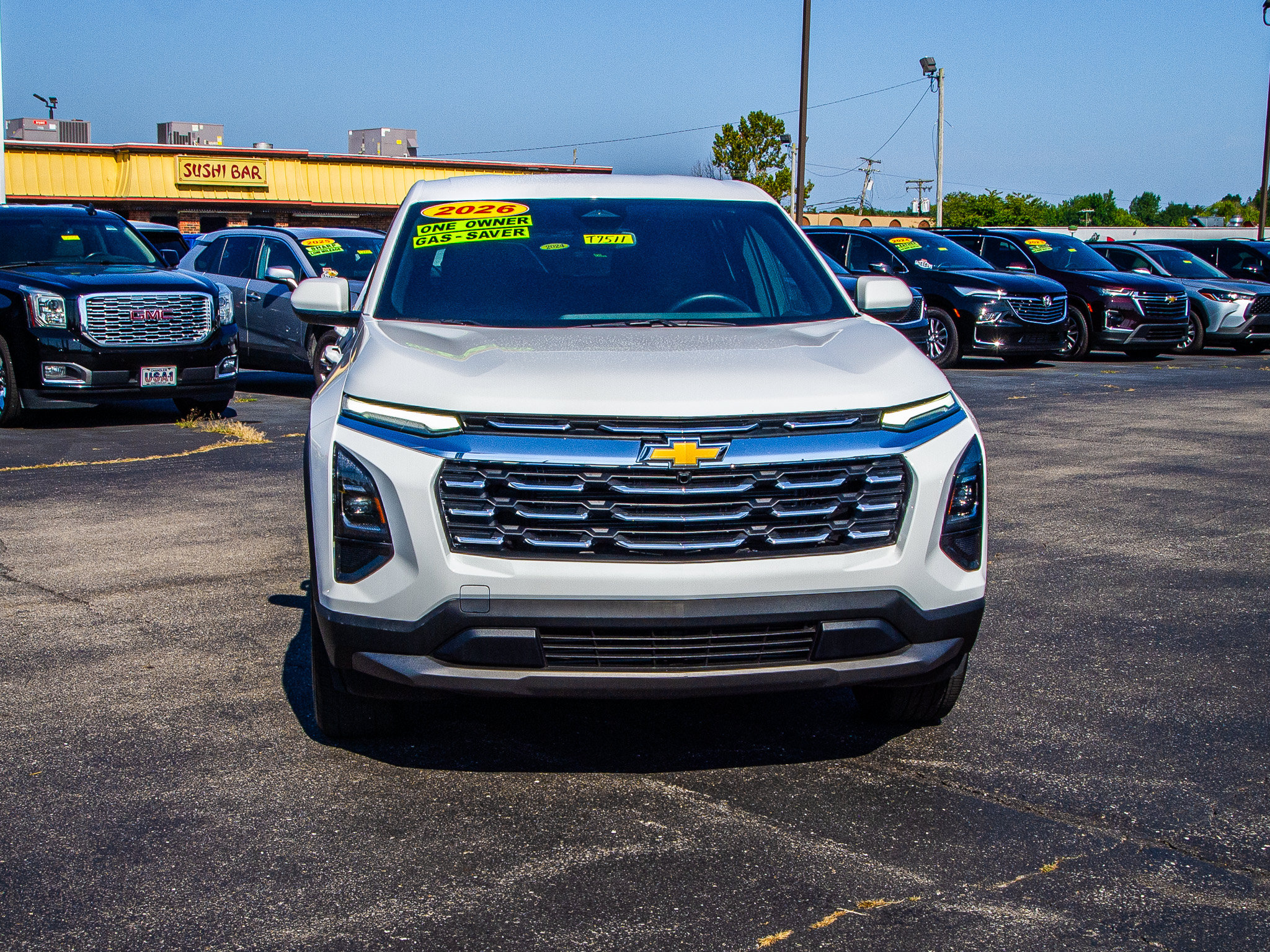 Used 2026 Chevrolet Equinox LT FWD image 2