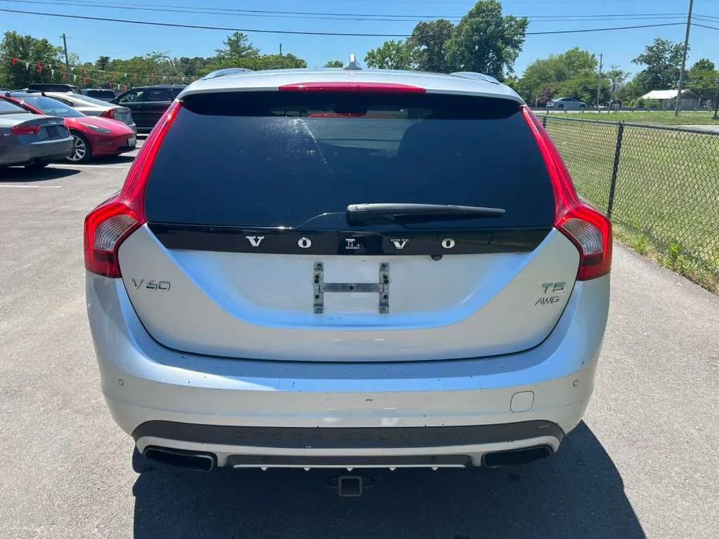 Used 2016 Volvo V60 T5 Cross Country AWD/4WD image 6