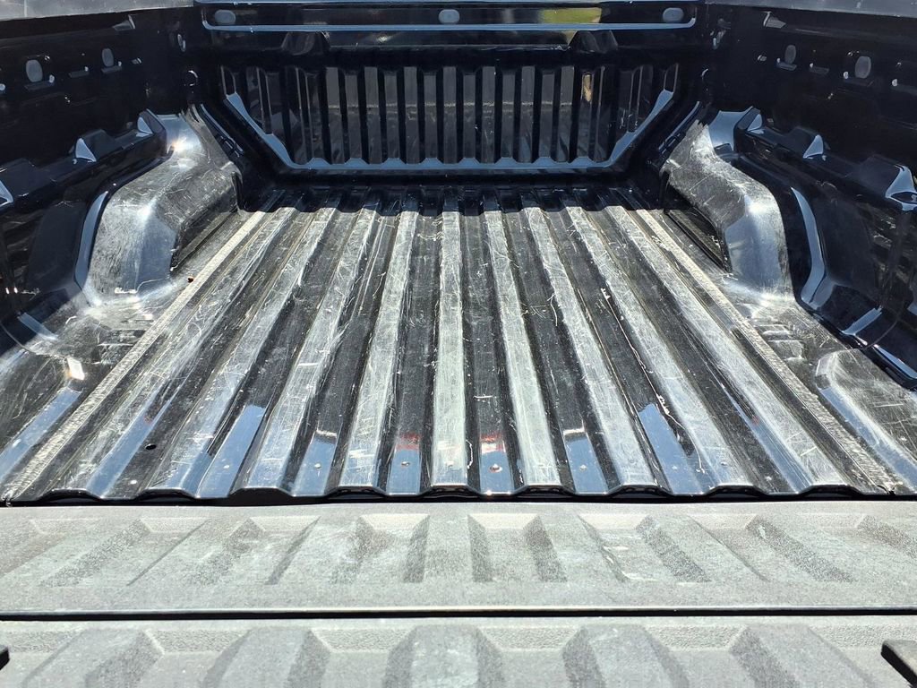 Used 2025 GMC Canyon Elevation w/ Convenience Package RWD image 11