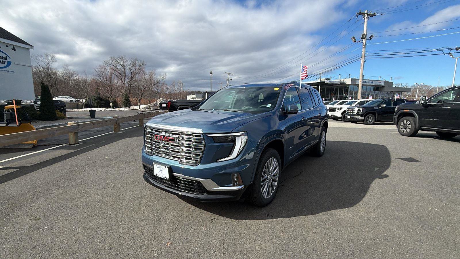 New 2026 GMC Acadia Denali w/ Super Cruise Package image 3