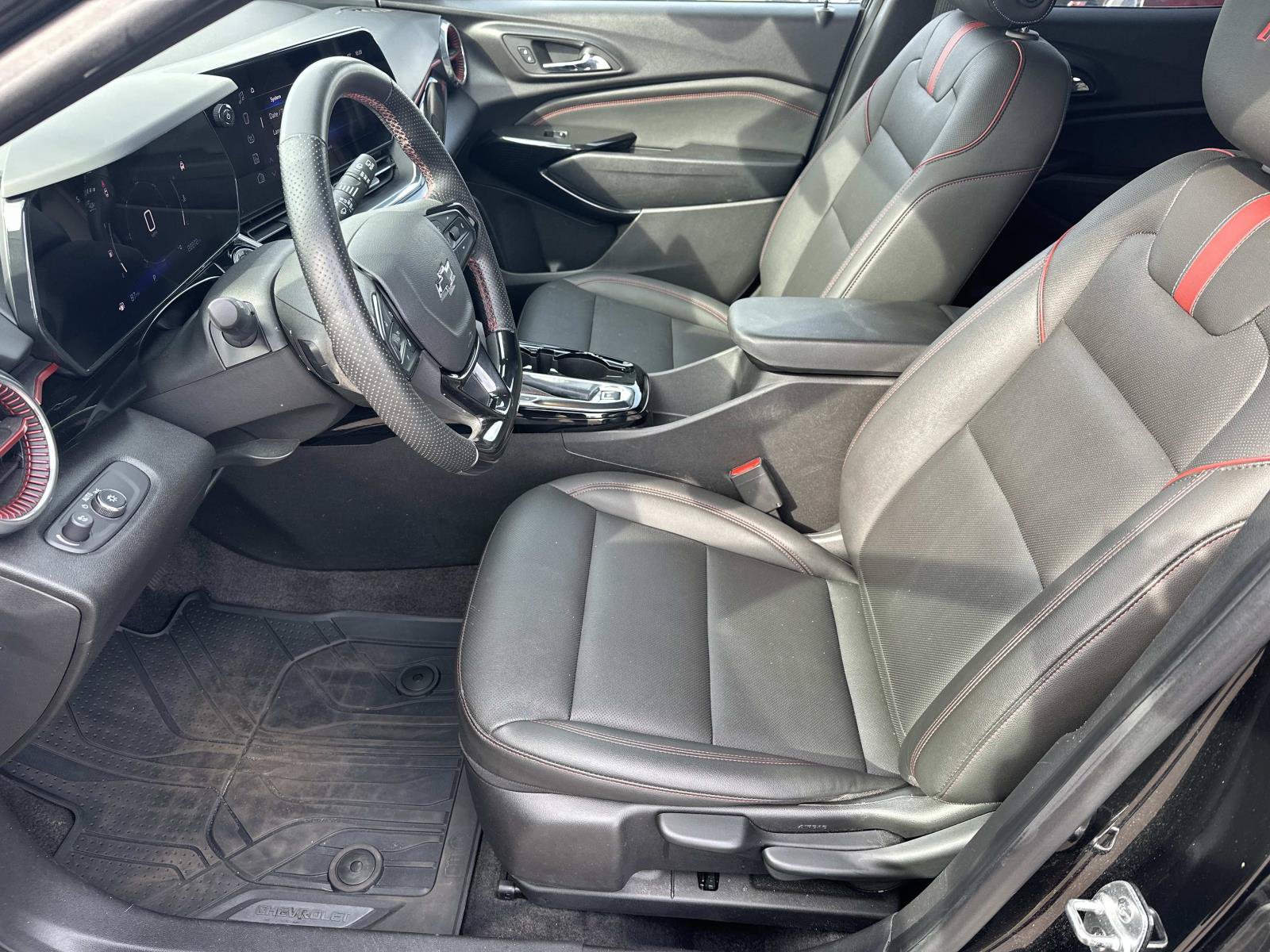 Certified 2025 Chevrolet Trax RS w/ Driver Confidence Package FWD image 18