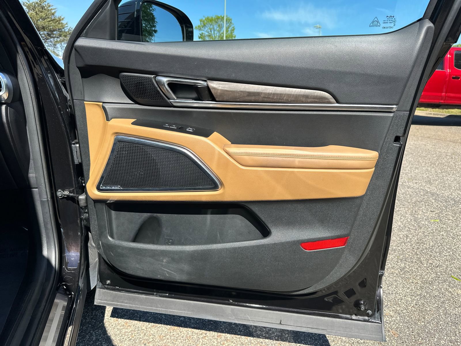 Used 2022 Kia Telluride SX w/ Towing Package image 12