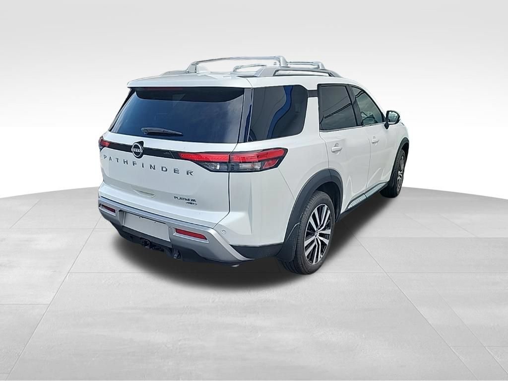 Certified 2025 Nissan Pathfinder Platinum w/ Cargo Package AWD/4WD image 9