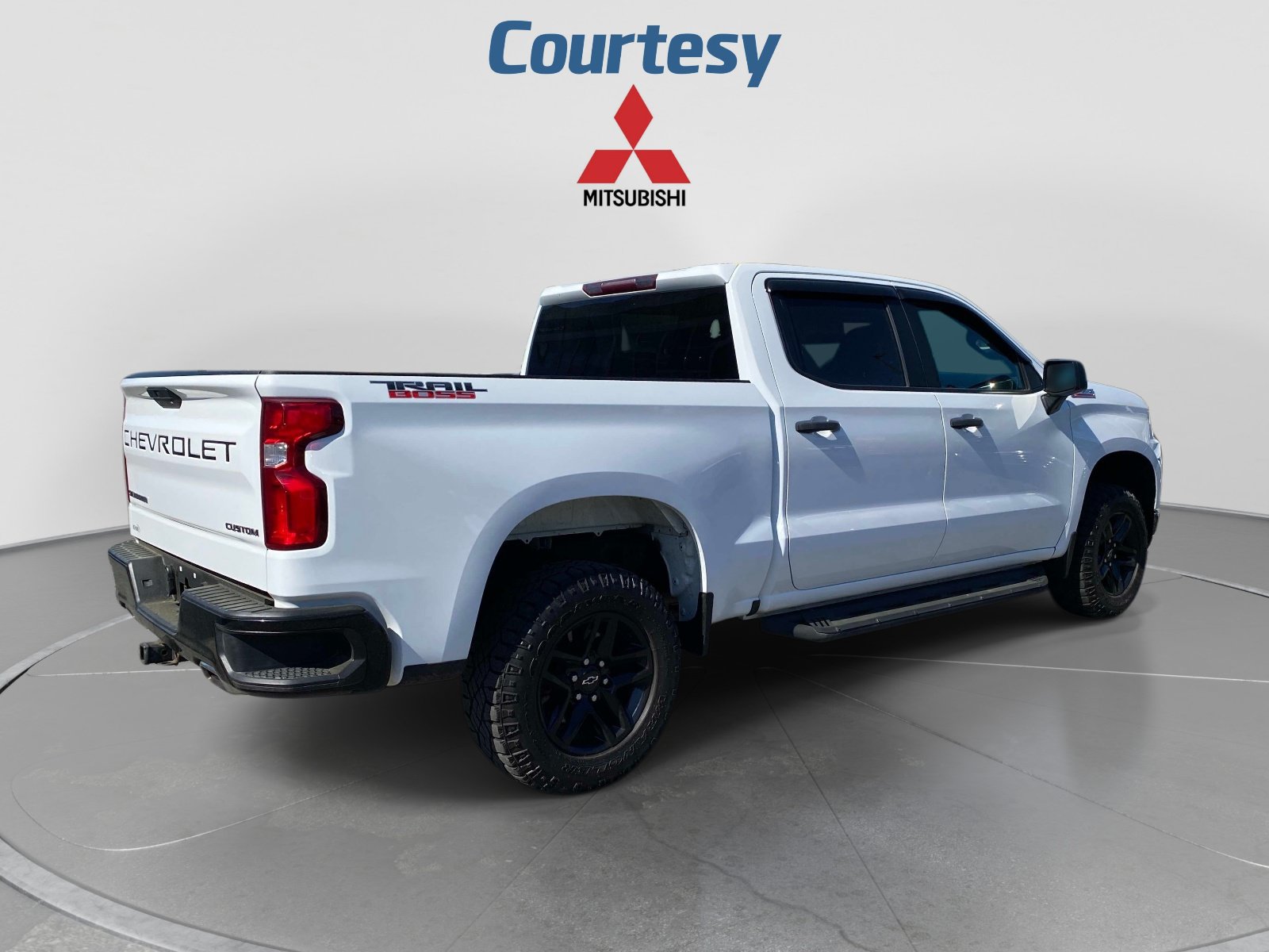Used 2020 Chevrolet Silverado 1500 Custom Trail Boss w/ Custom Convenience Package AWD/4WD image 6