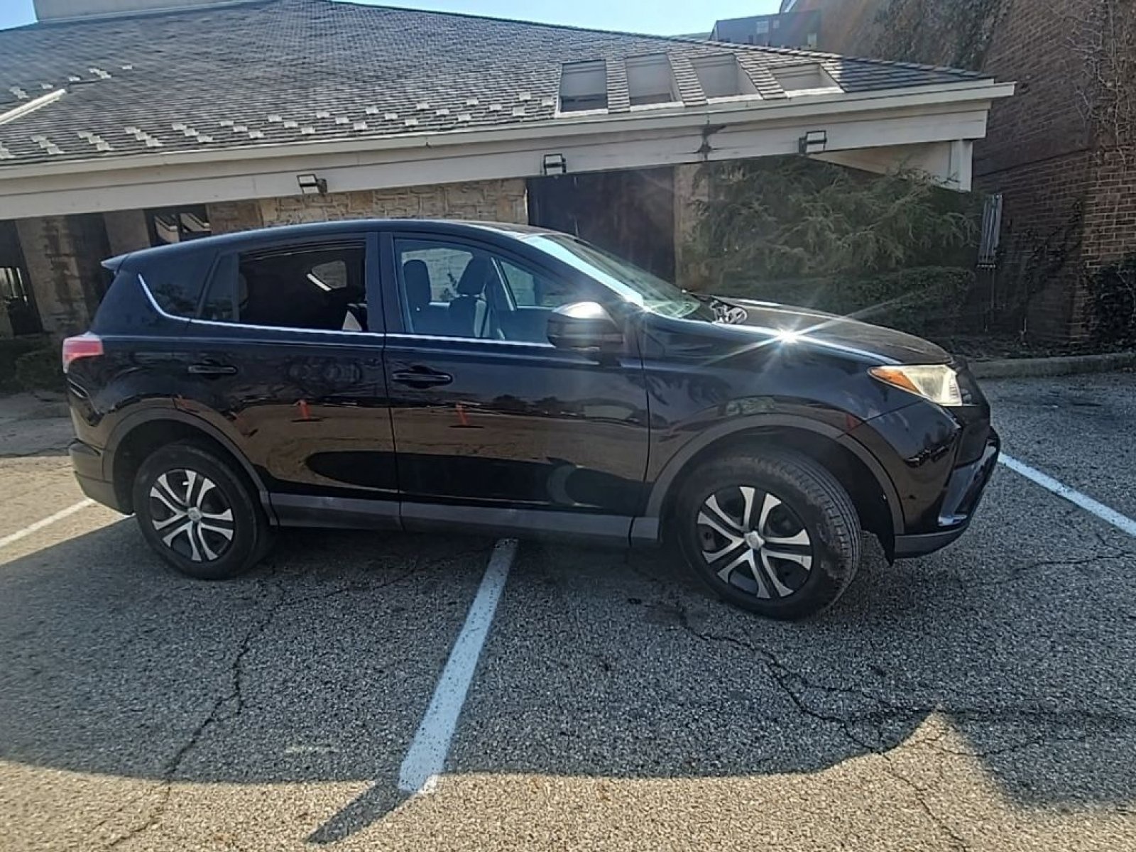 Used 2018 Toyota RAV4 LE w/ All Weather Liner Package image 4