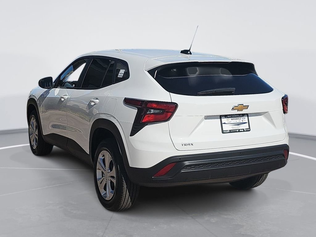 New 2026 Chevrolet Trax LS w/ Driver Confidence Package FWD image 5