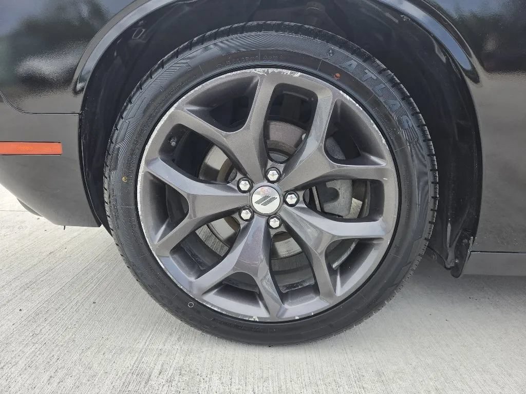 Used 2018 Dodge Challenger SXT Plus RWD image 10