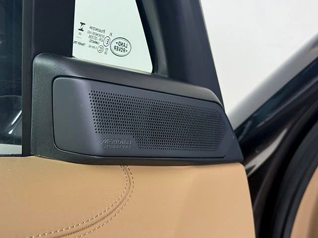 New 2026 Land Rover Range Rover SV AWD/4WD image 31