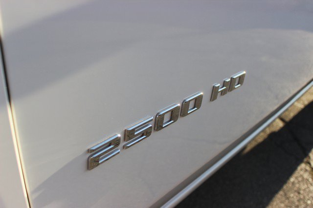 Used 2023 Chevrolet Silverado 2500 LT AWD/4WD image 2