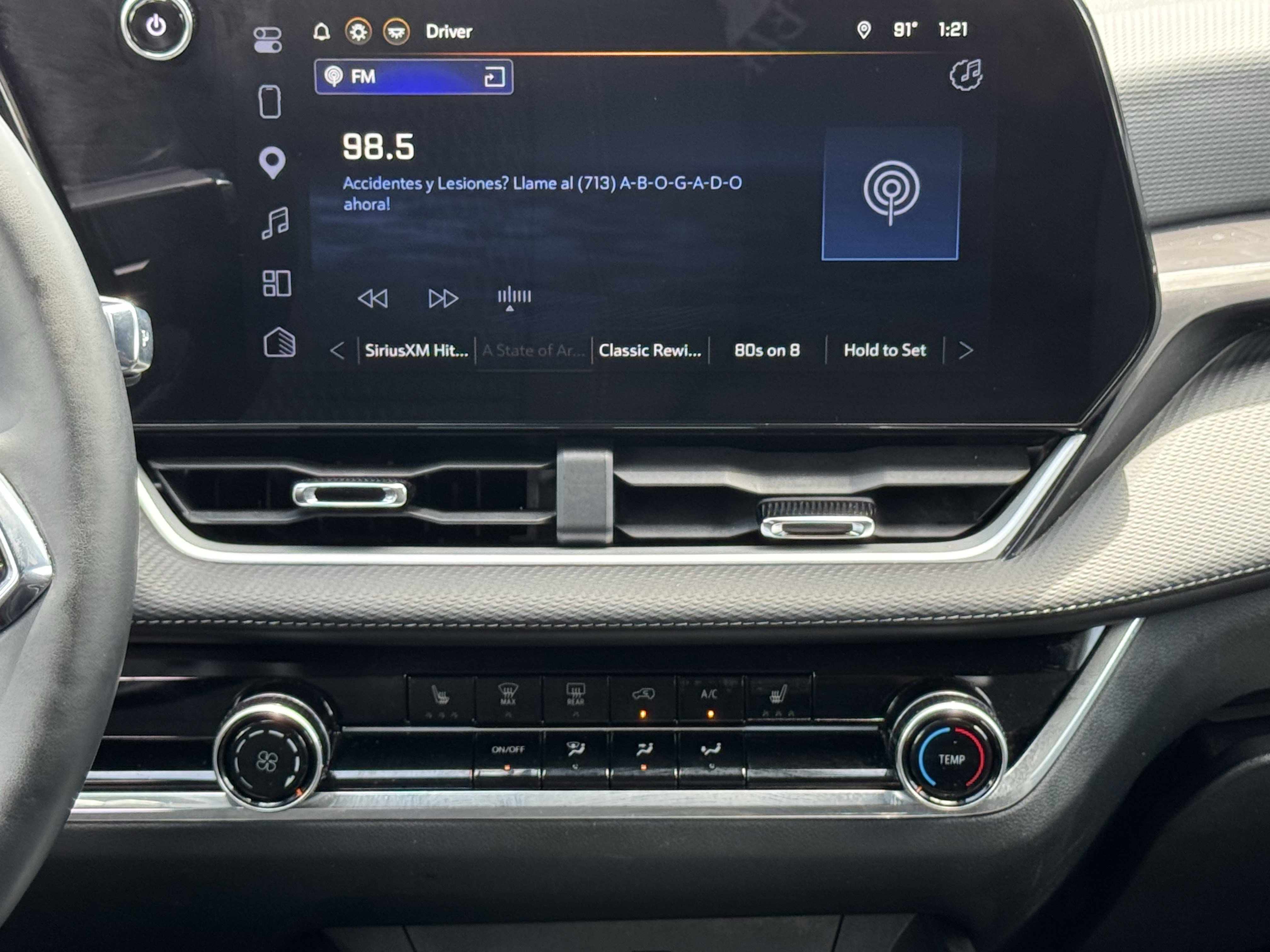 Used 2025 Chevrolet Equinox LT FWD image 18