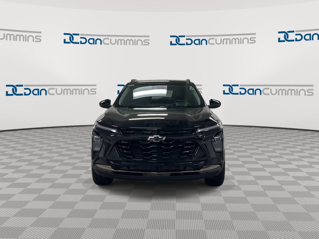 Used 2025 Chevrolet Trax ACTIV w/ Driver Confidence Package FWD image 3