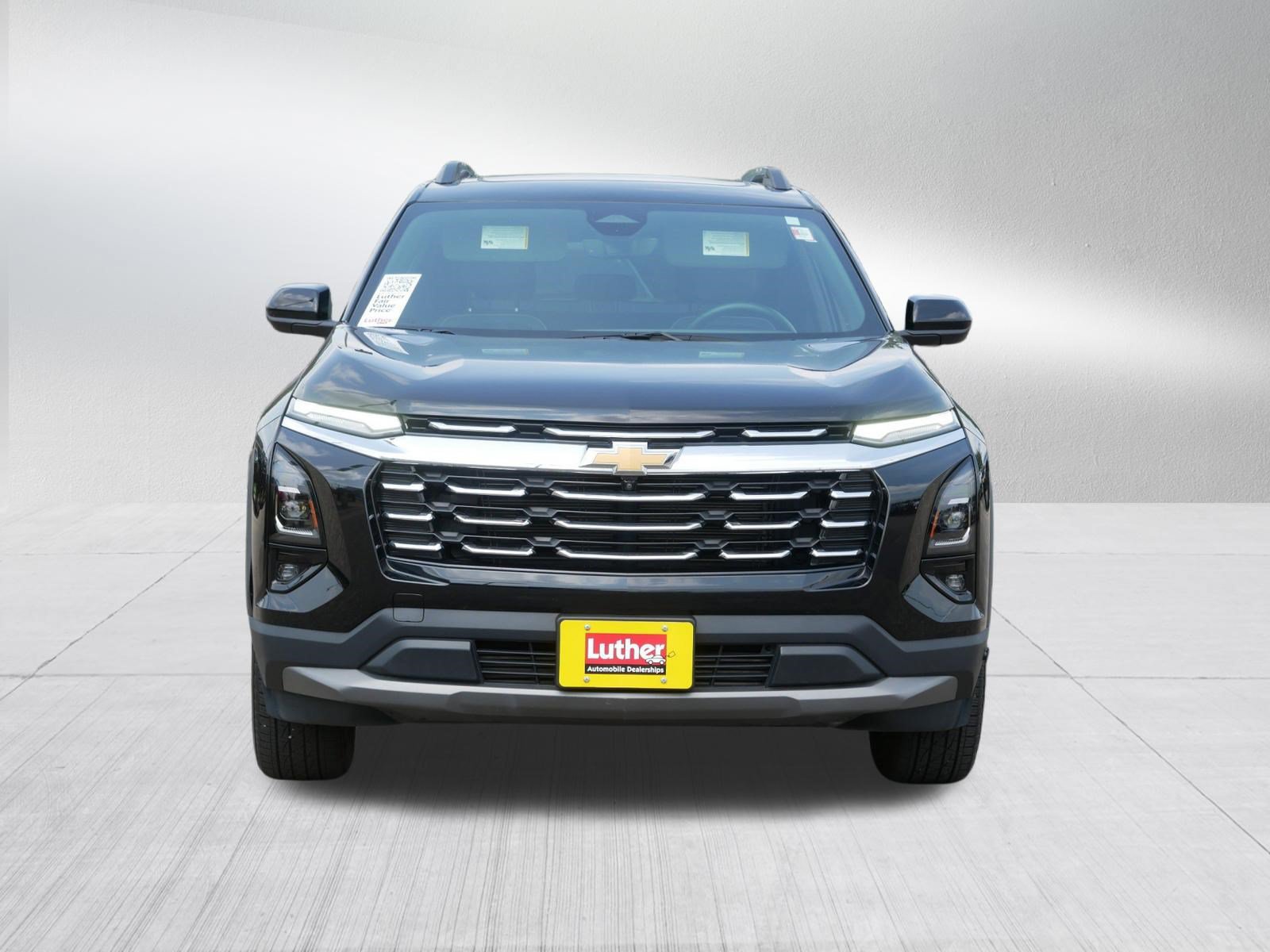 Used 2025 Chevrolet Equinox LT w/ Convenience Package II AWD/4WD image 2